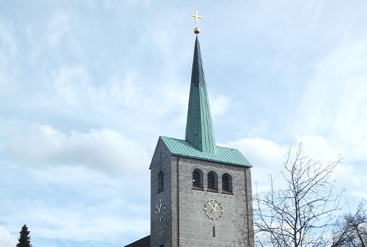 Friedhof neben der Marien-Kirche in Bielefeld-Jöllenbeck